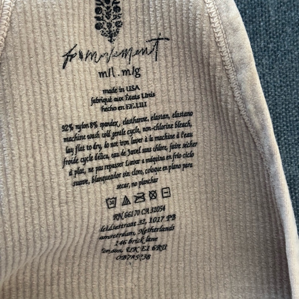 Free  People Movement Happiness Runs Crop Tank  Size M/L - Picture 6 of 7